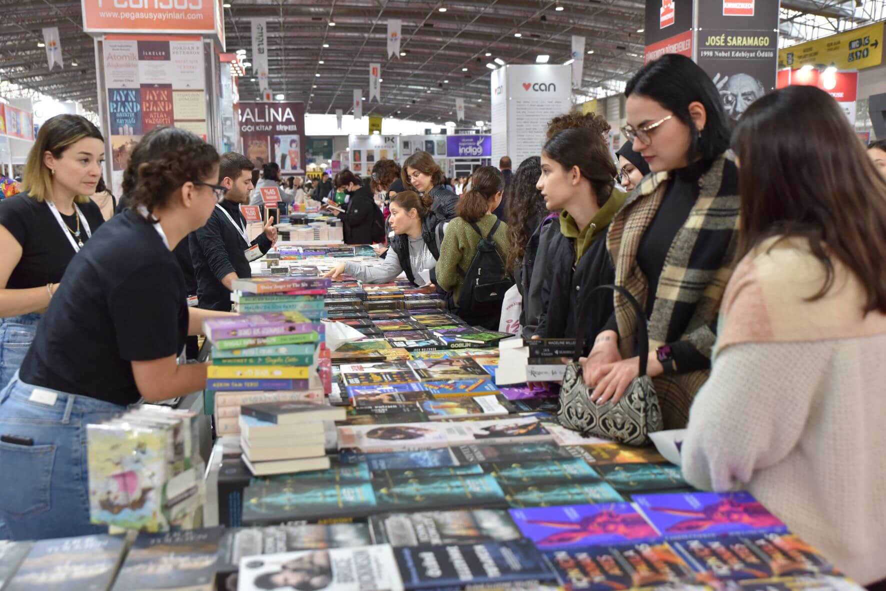 Çukurova Kitap Fuarı’na Yoğun İlgi