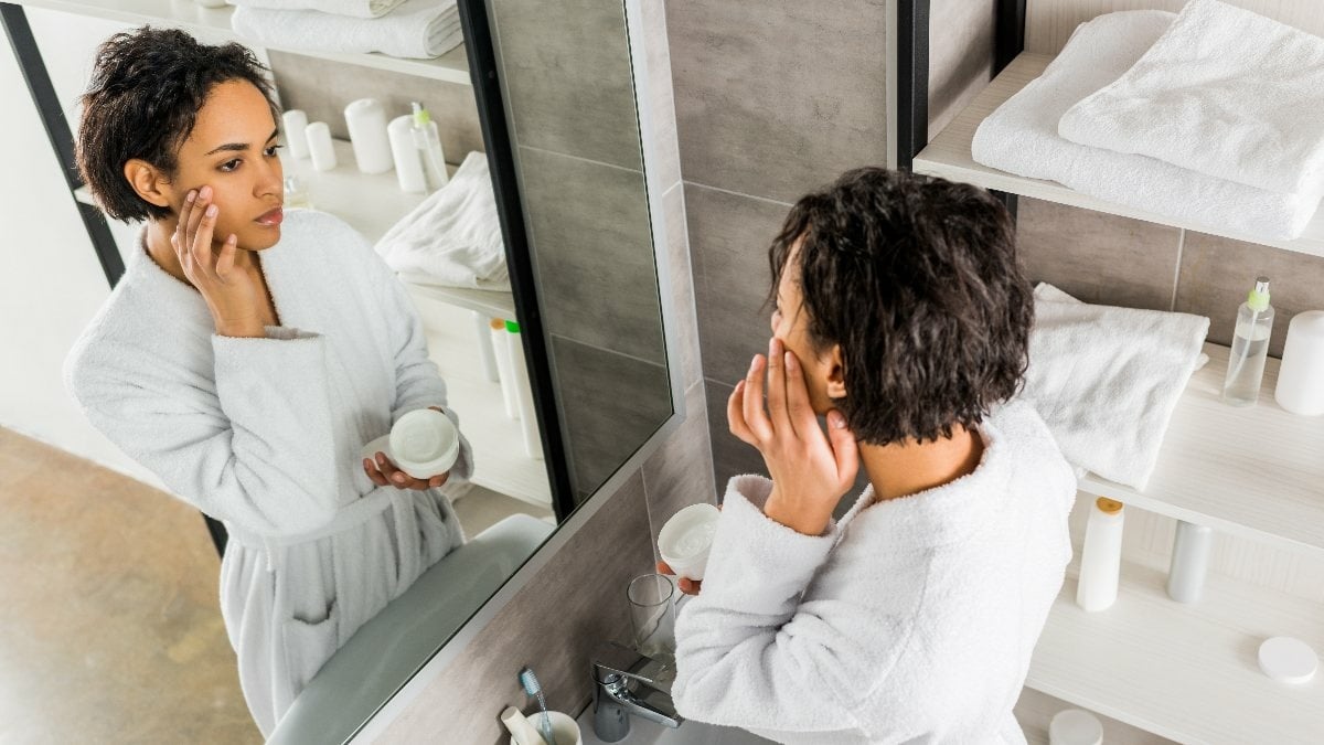 Ciltte yaşlılık belirtilerini ortaya çıkaran 6 alışkanlık - En Son Haber